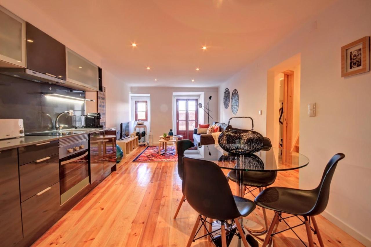 Comfort In Old Appartement Lissabon